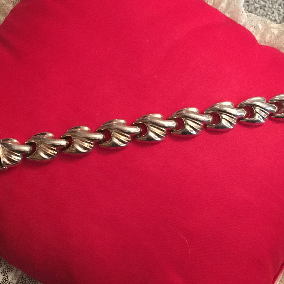 Sterling Silver Shell Design Bracelet - Picture 1 of 4